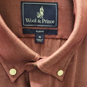 Wool & Prince Medium Slim Fit 210 Button-Down Shirt. Burgundy oxford. Like new.